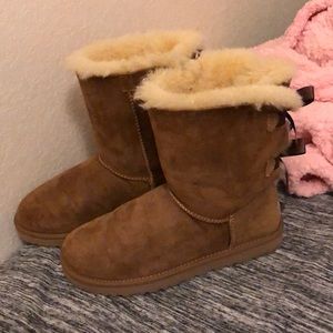 Uggs with Bows, size 7
